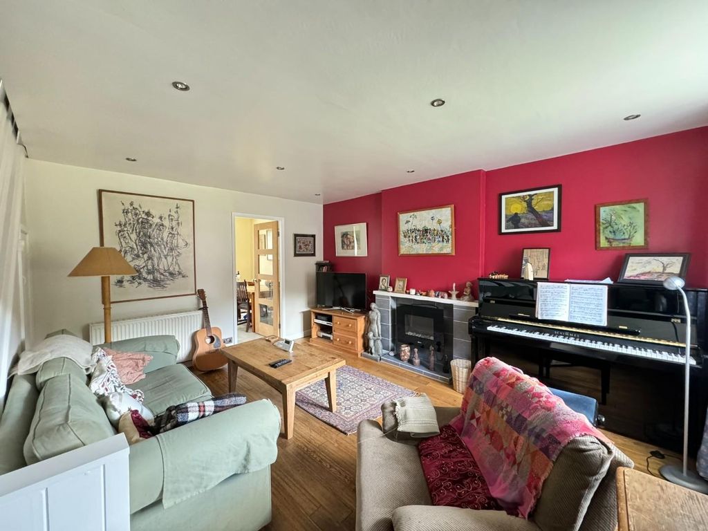 Property photo 2 of 24