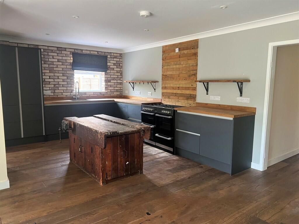 Property photo 2 of 15 Image