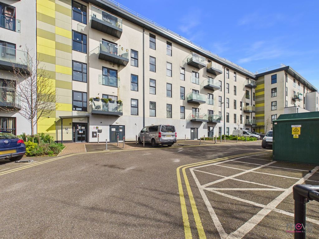 Property photo 1 of 9