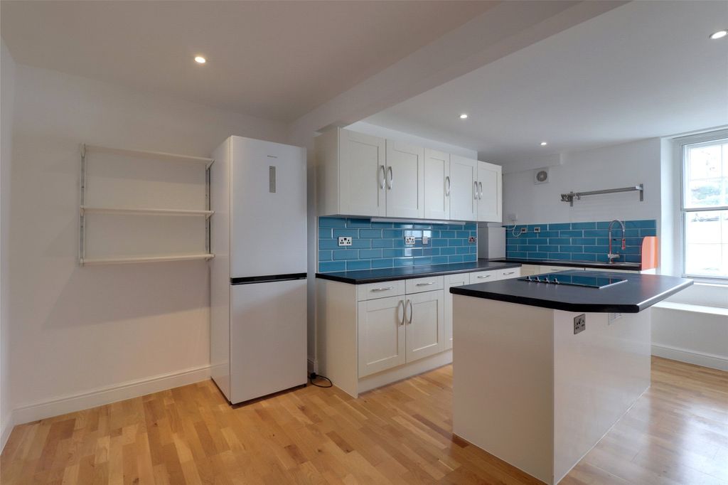 Property photo 2 of 15 2 - Picture No. 14