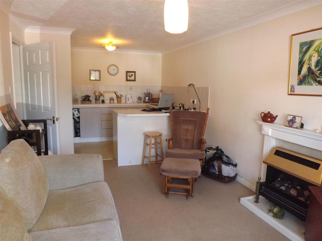 Property photo 2 of 6