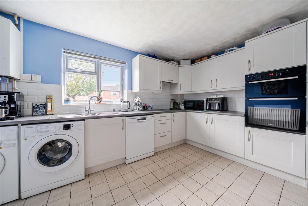 Property photo 3 of 16 1529801-20-1A1164B79d649.Jpg