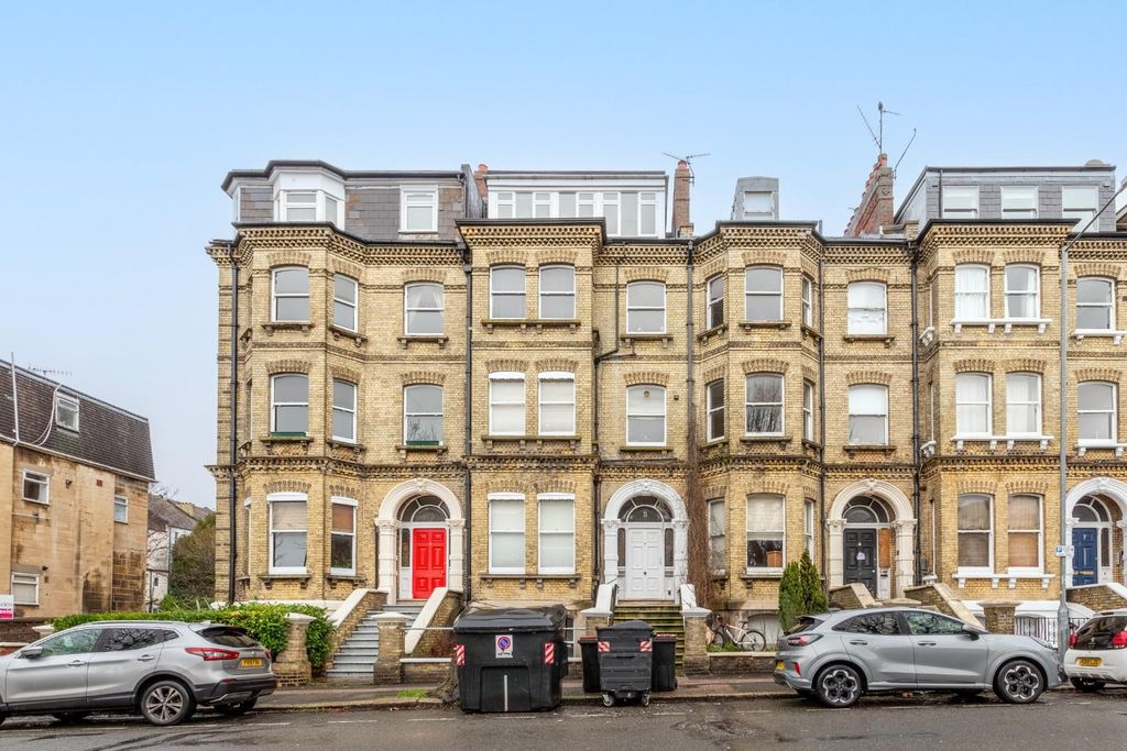 Property photo 1 of 18 Cromwell Road-9.Jpg