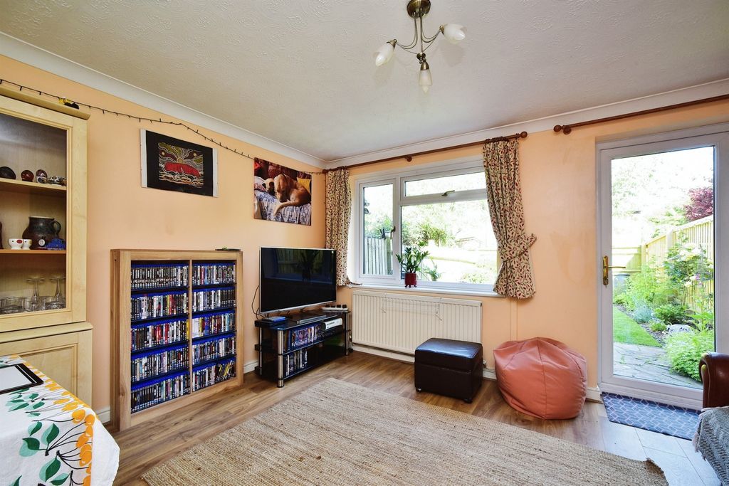 Property photo 3 of 12