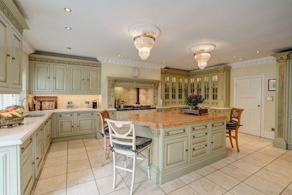 Property photo 3 of 31