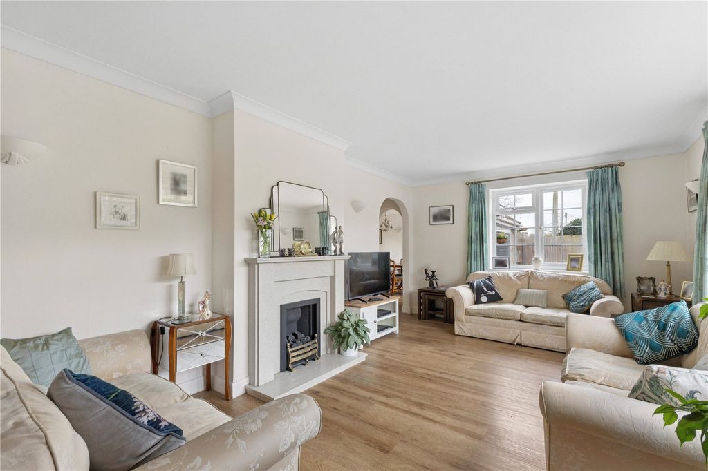 Property photo 2 of 15 Sitting Room