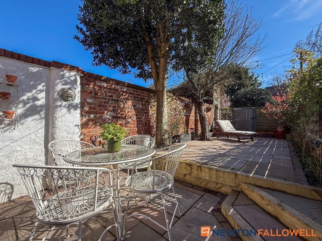 Property photo 3 of 23