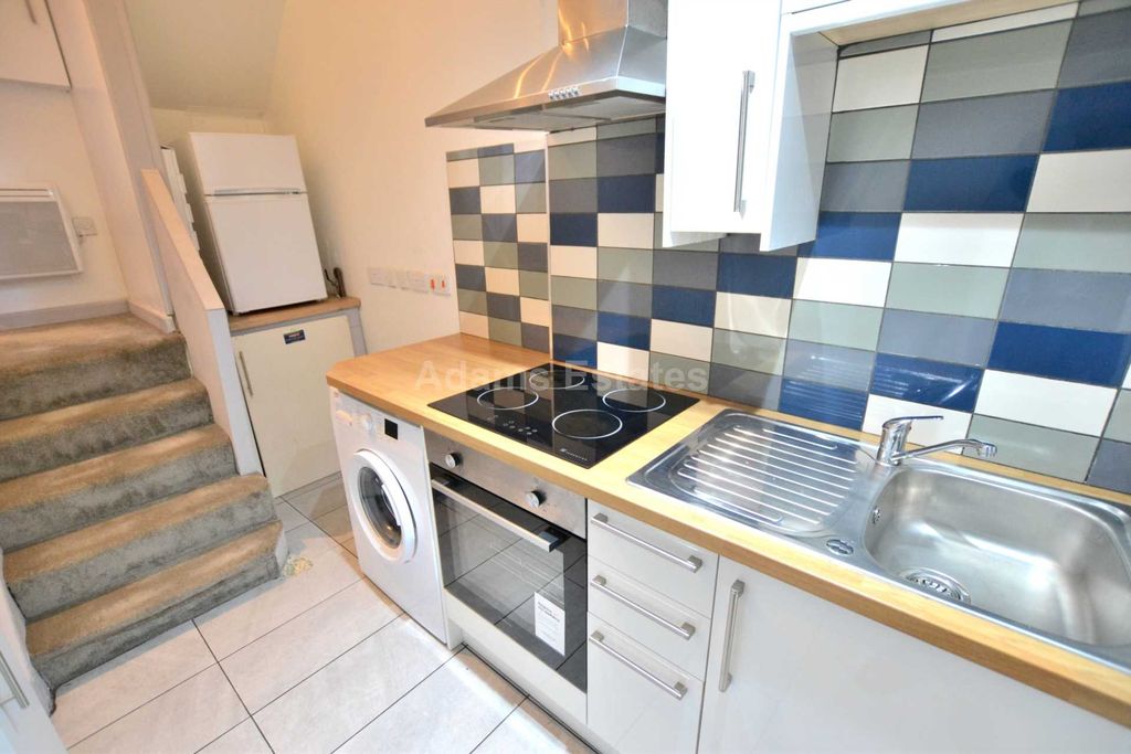 Property photo 3 of 4