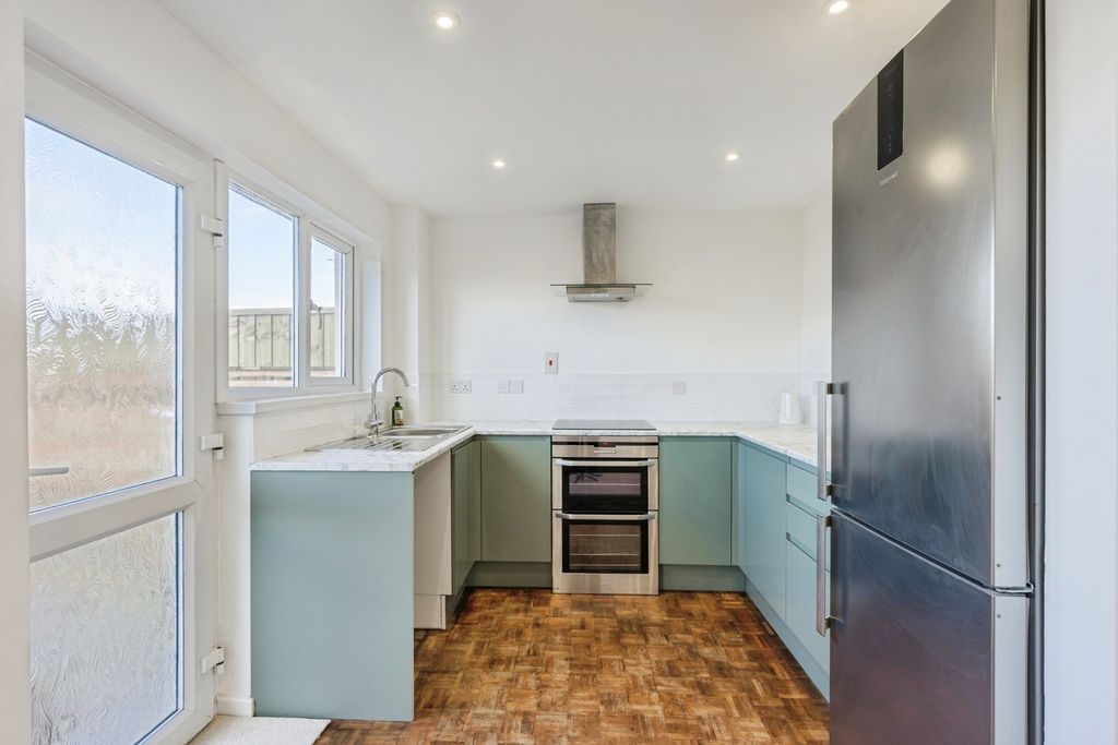 Property photo 3 of 20 Pbox-Img.Jpg