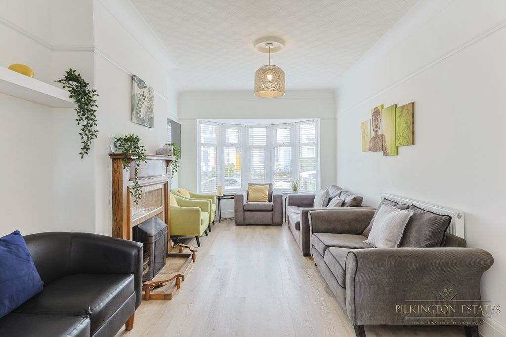 Property photo 2 of 24 4592443