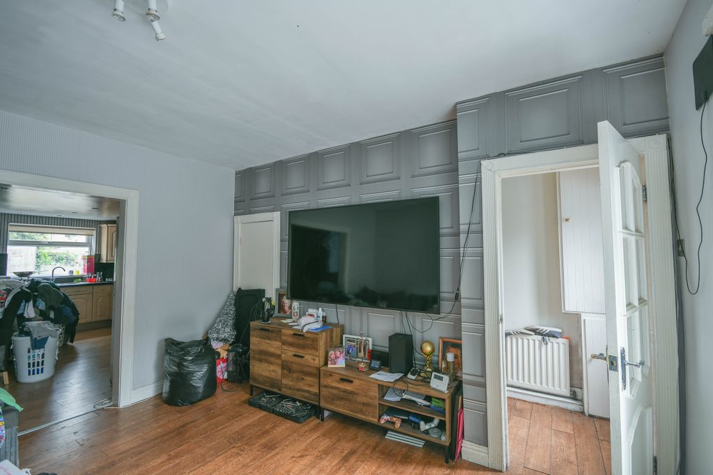 Property photo 3 of 22