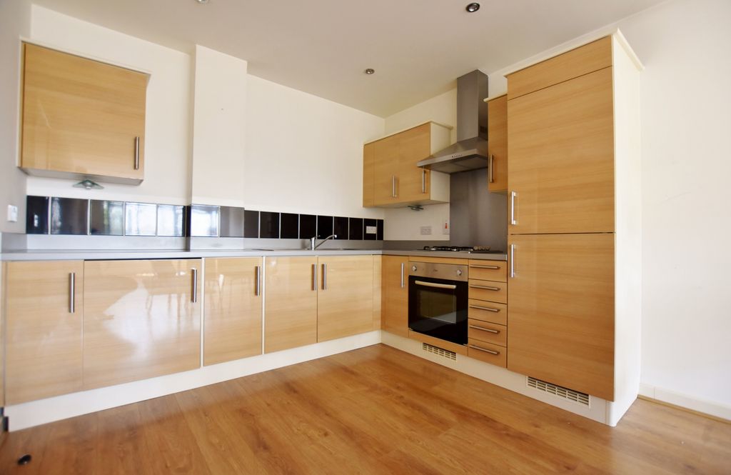 Property photo 3 of 7 Kitchenette