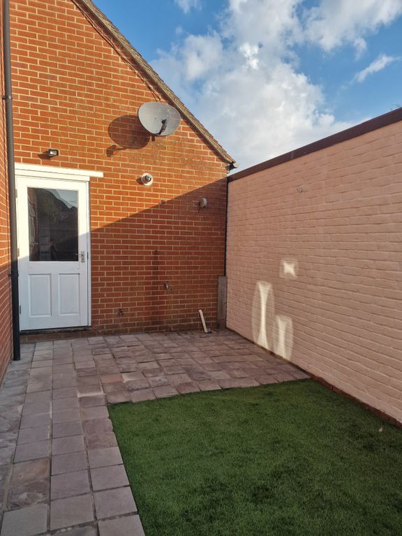 Property photo 2 of 10