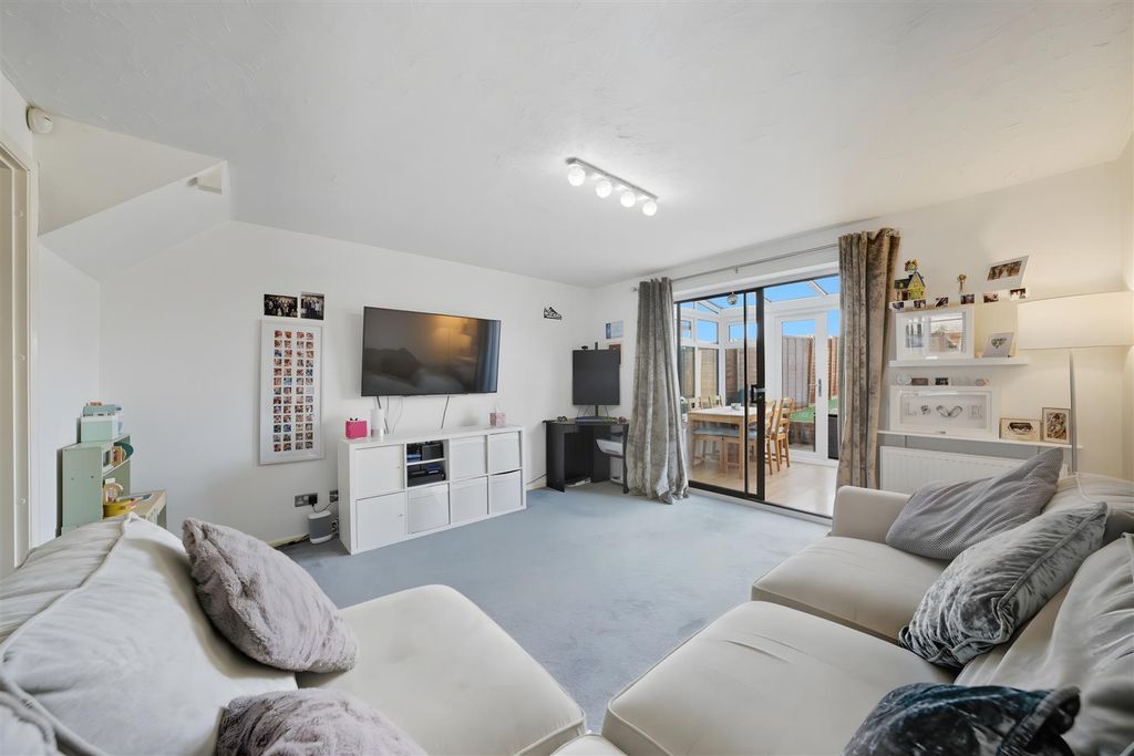 Property photo 3 of 25 A (20).Png