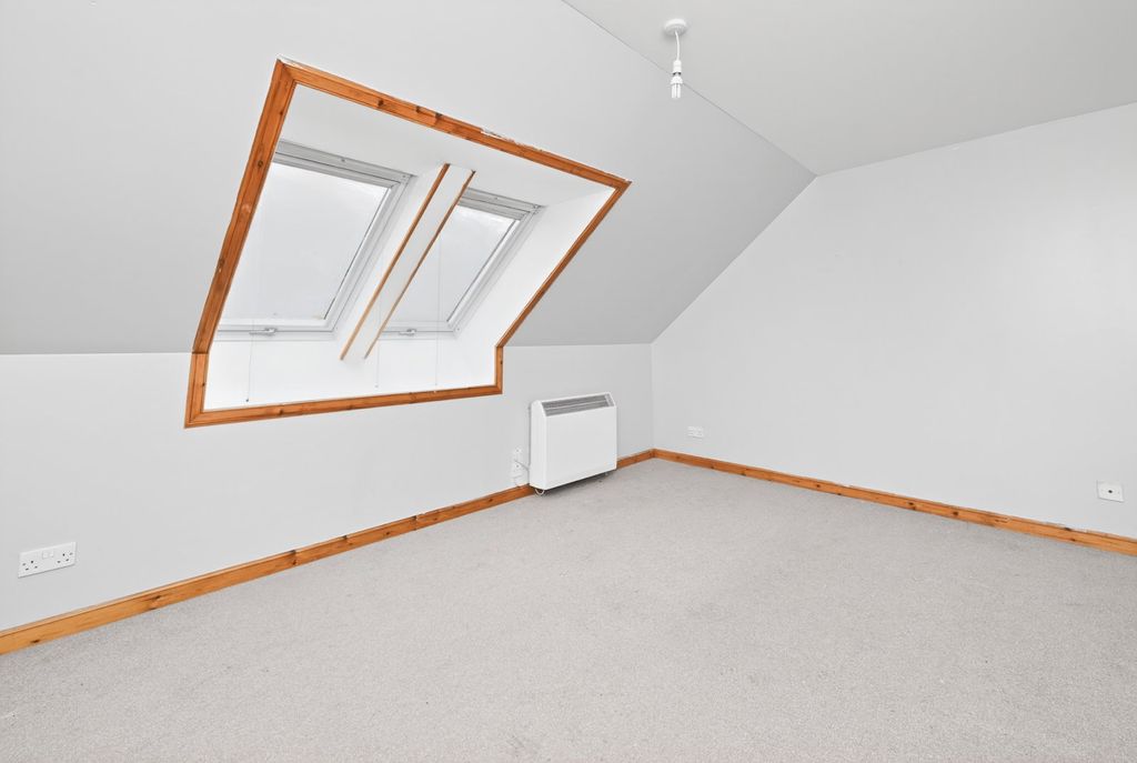 Property photo 3 of 30