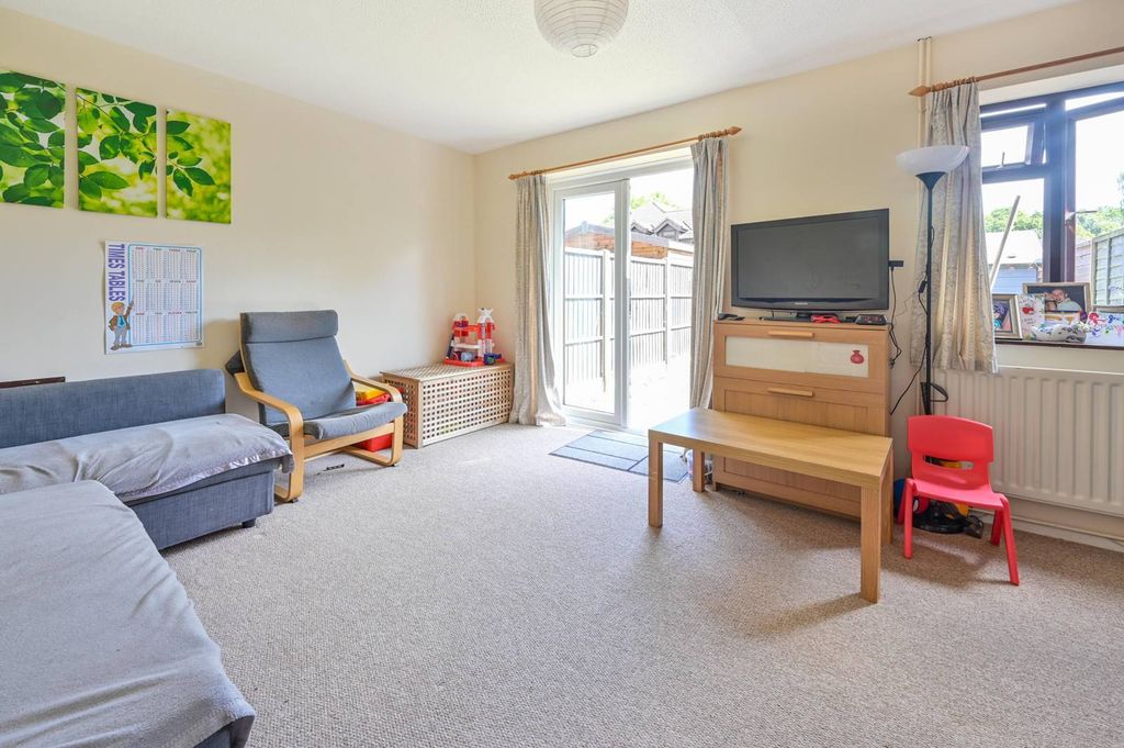 Property photo 3 of 11