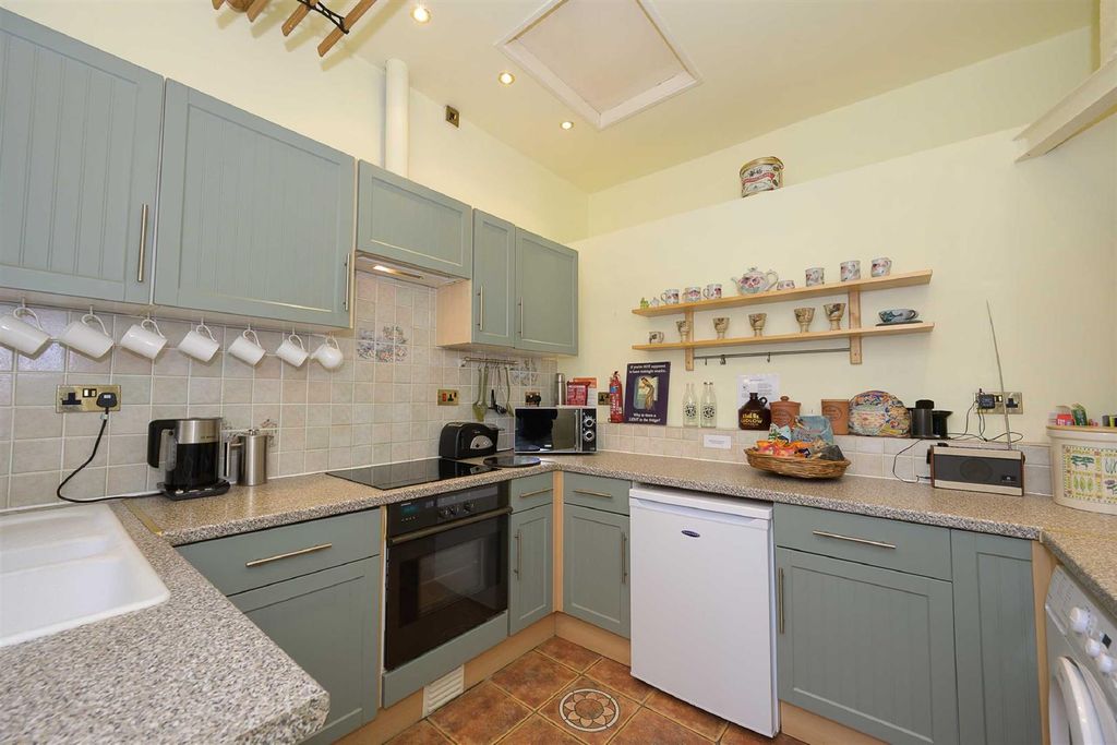 Property photo 3 of 22