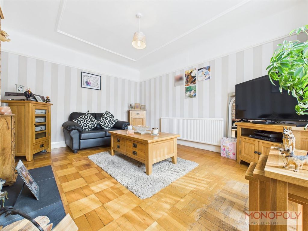 Property photo 3 of 23 Cam04439G0-Pr0145-Still008.Jpg