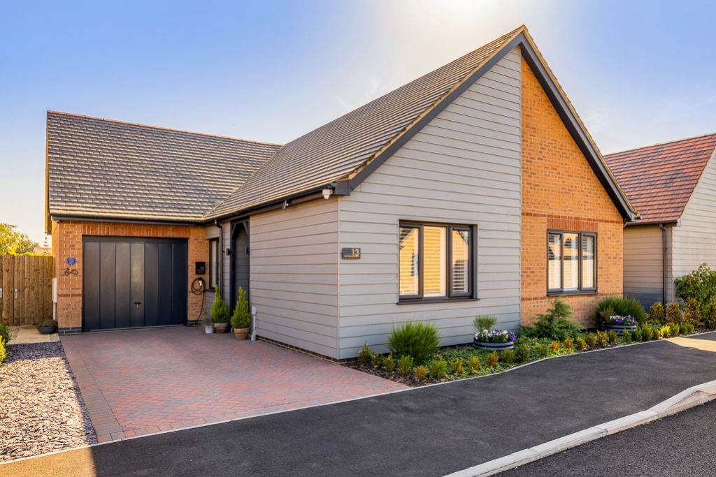 Property photo 1 of 29 13 Dawsons Crescent (Butterwick)-8