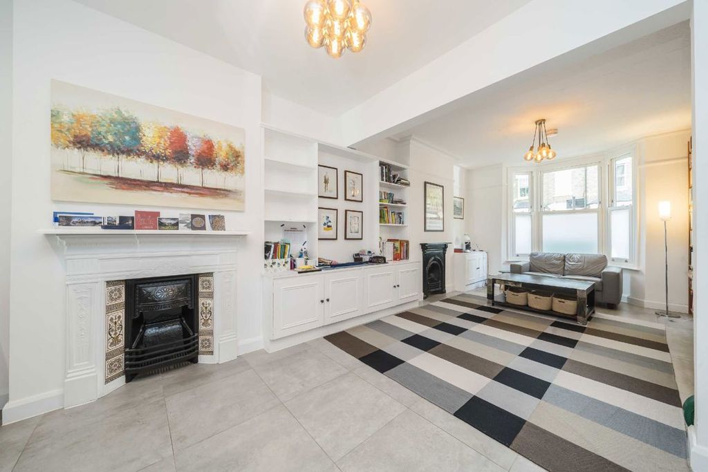 Property photo 3 of 10