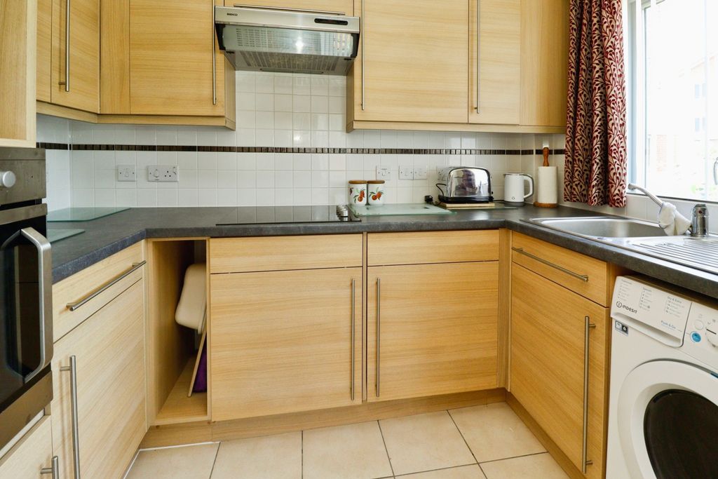 Property photo 3 of 12