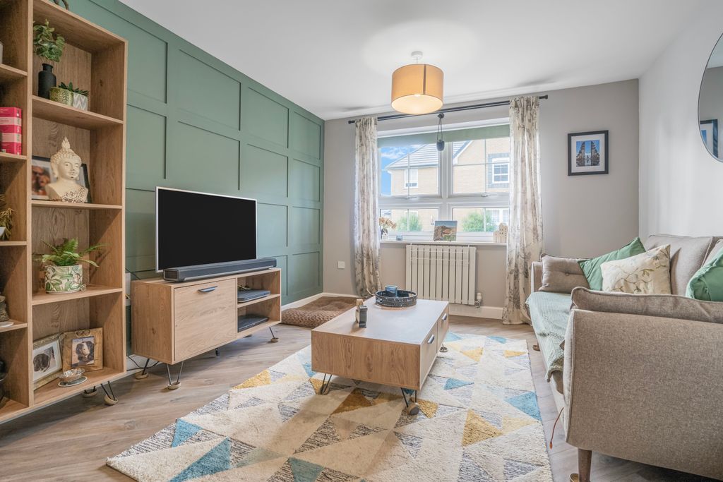 Property photo 2 of 13