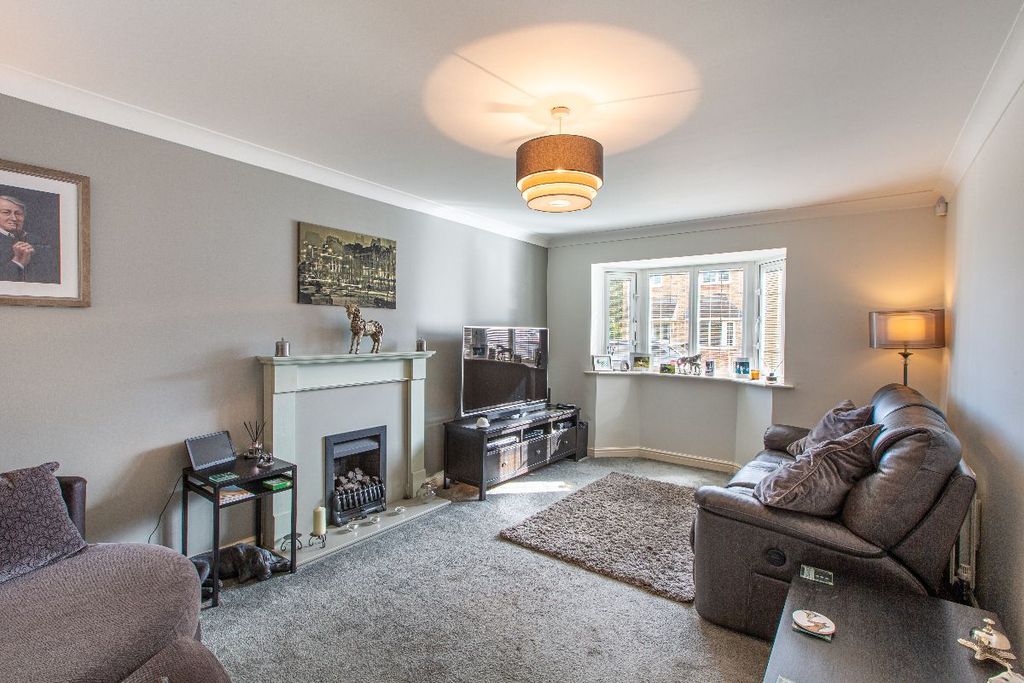 Property photo 3 of 37