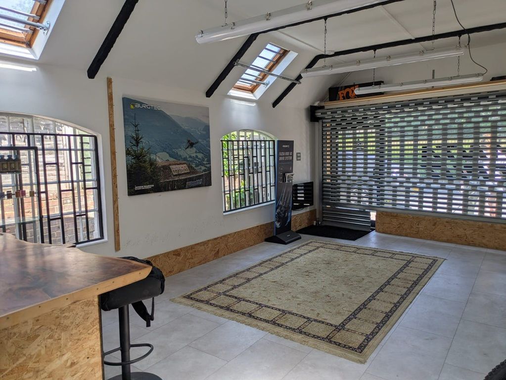 Property photo 2 of 5 B71392B7-7588-4E11-Af3c-8B32c4E6Ed0B.Jpg