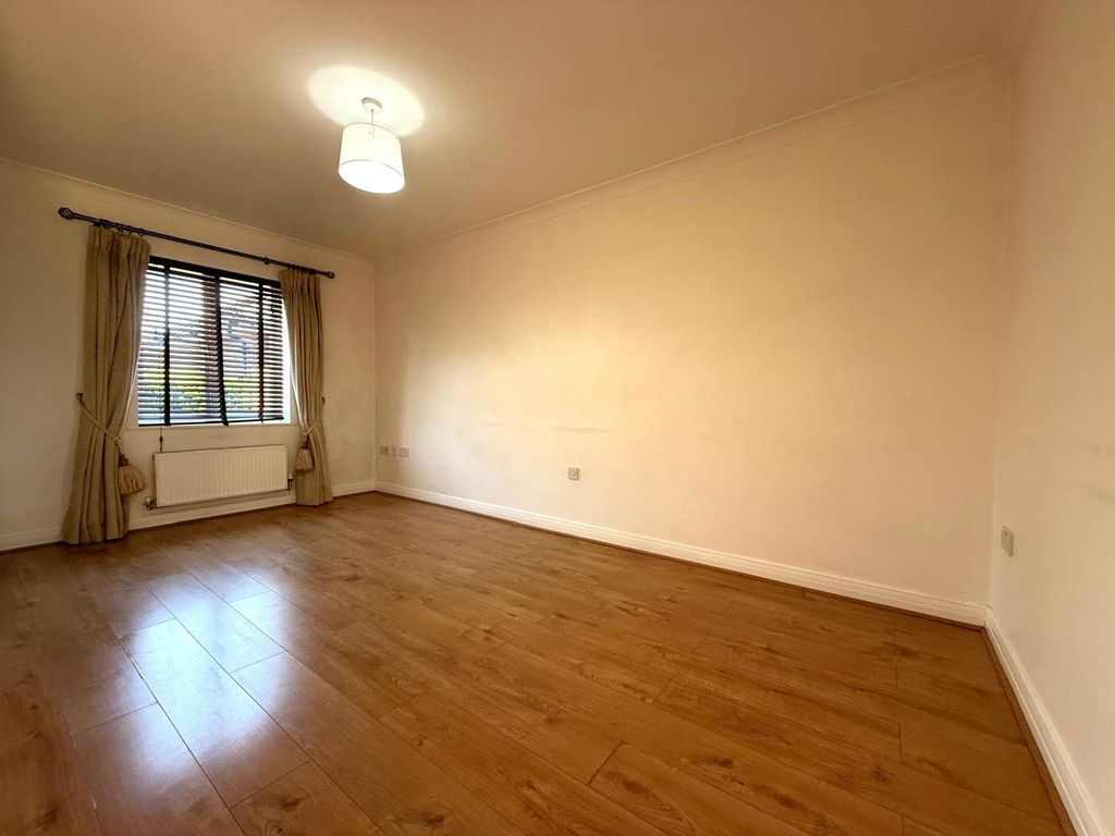 Property photo 3 of 11 Picture No. 10