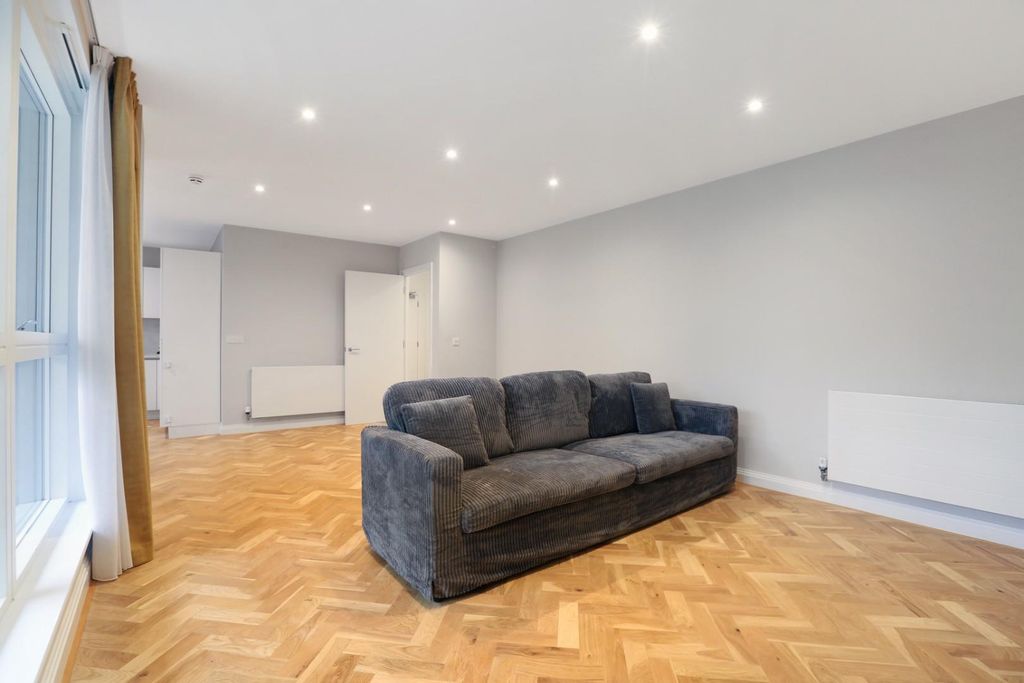 Property photo 3 of 11 Ach_3276.Jpg