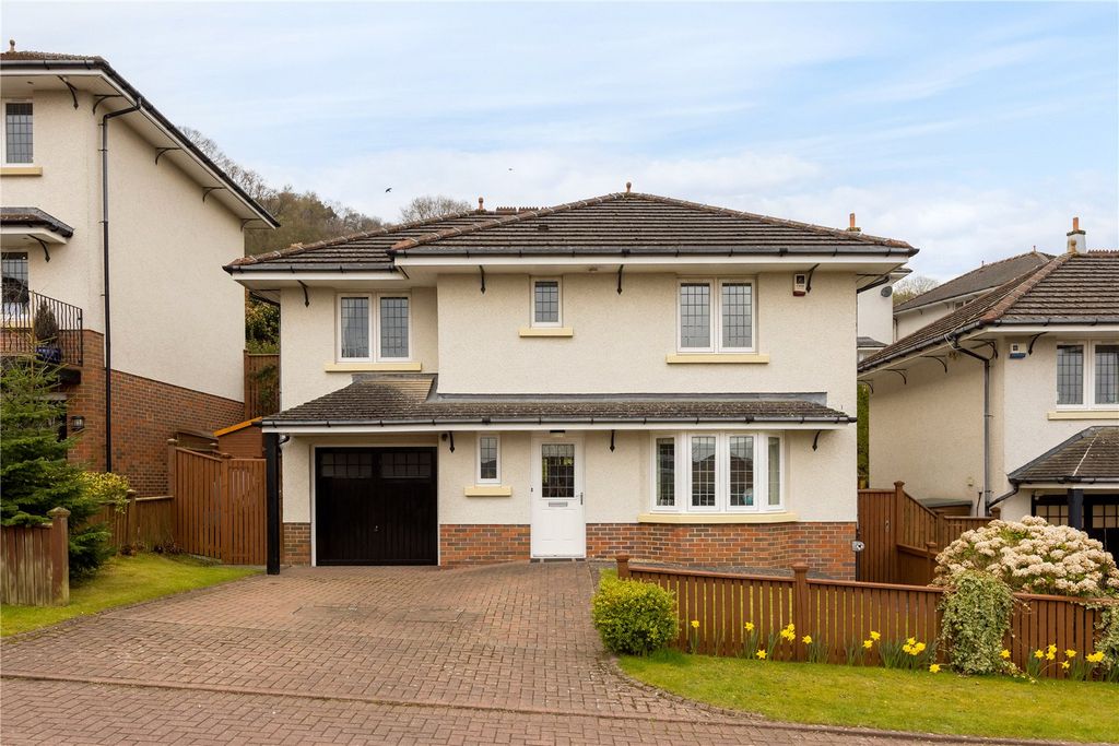 Property photo 1 of 29 Hillpark Brae. 01
