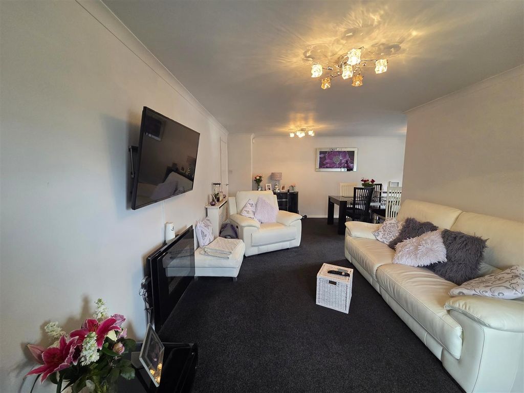 Property photo 3 of 13 Lounge Diner.Jpg