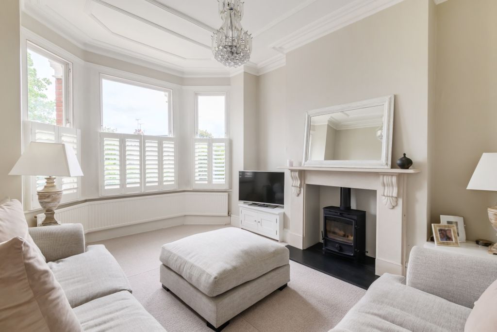 Property photo 1 of 13 859650 (2)
