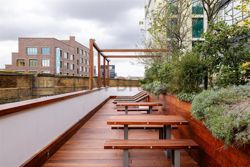 Property photo 3 of 44