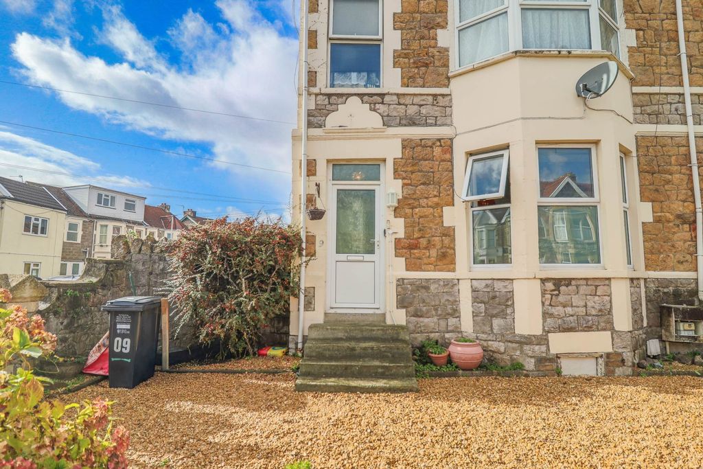 Property photo 3 of 15