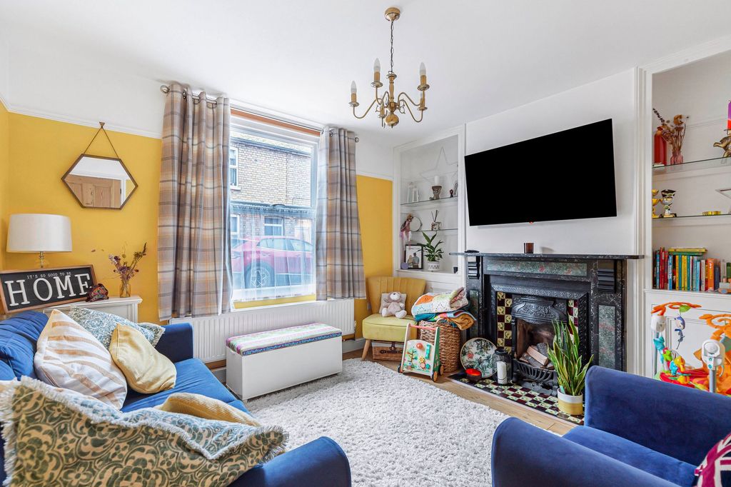 Property photo 2 of 21