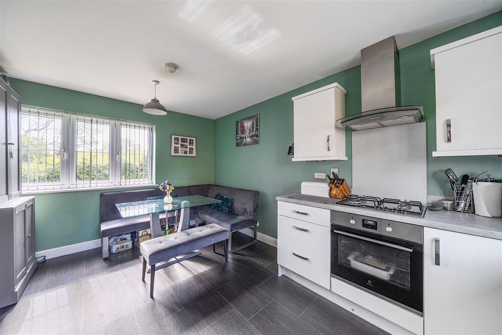 Property photo 3 of 15 1454589-15-69F0Df70A2B43.Jpg