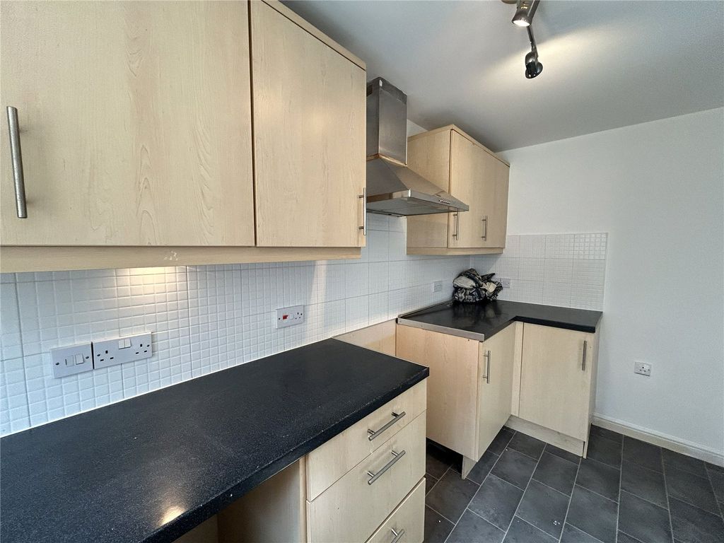 Property photo 3 of 8 Picture No. 14