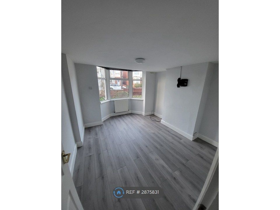 Property photo 2 of 5 Ground Floor Flat- Double Bedroom