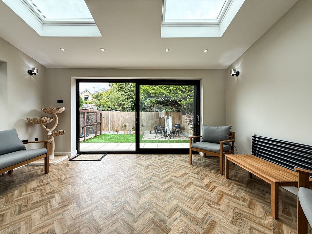 Property photo 3 of 25 4484664