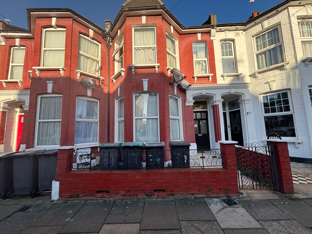 Property photo 2 of 6 Front