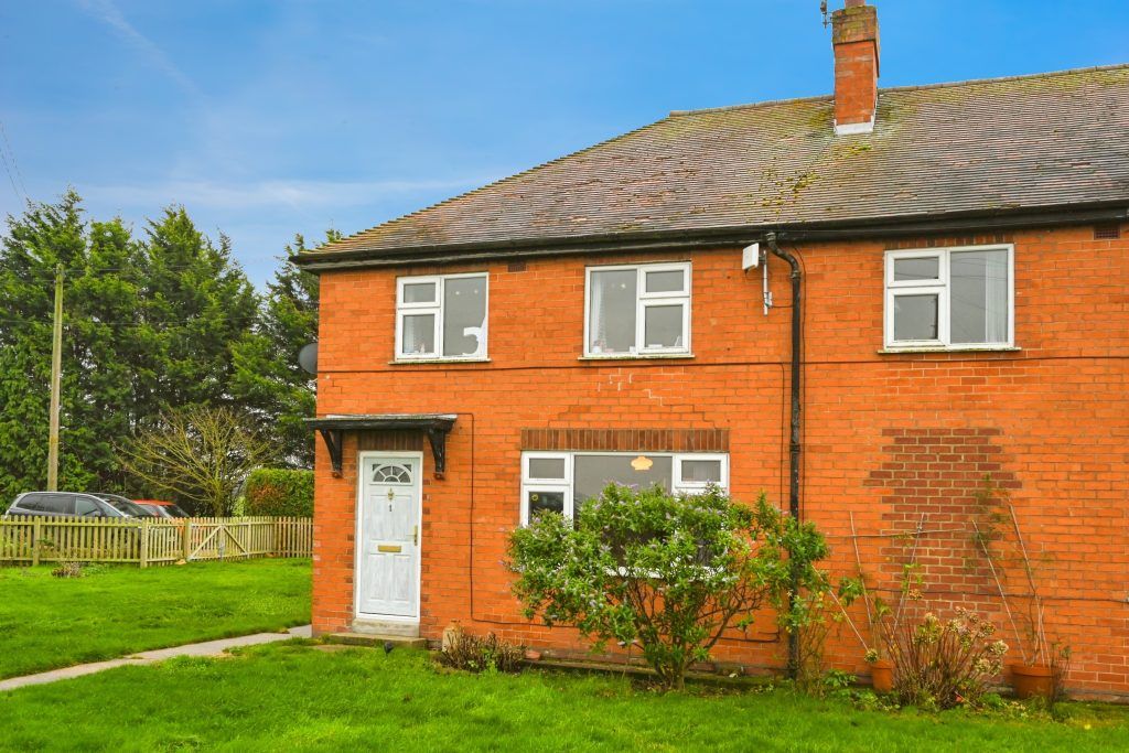 Property photo 2 of 42