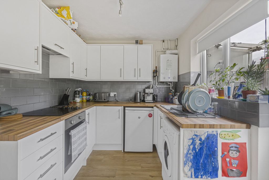 Property photo 3 of 13
