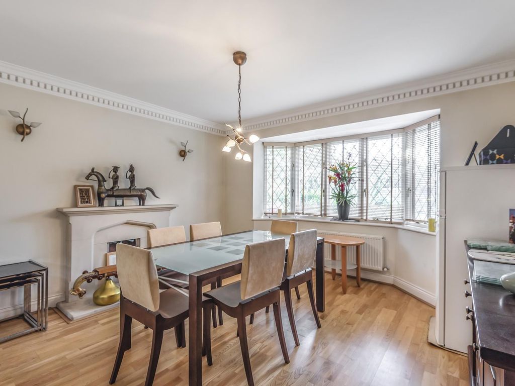 Property photo 3 of 9 Dining Area