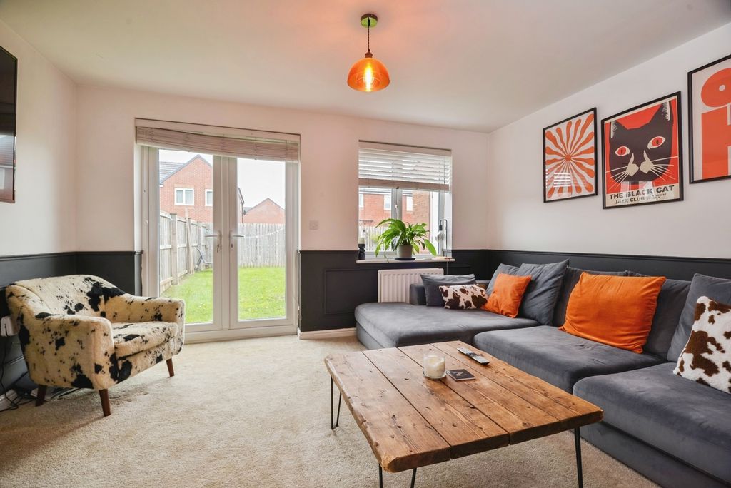 Property photo 2 of 10 Pbox-Img.Jpg