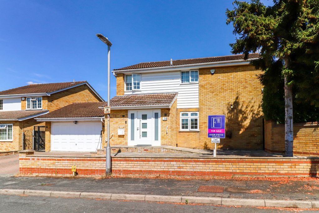 Property photo 3 of 44