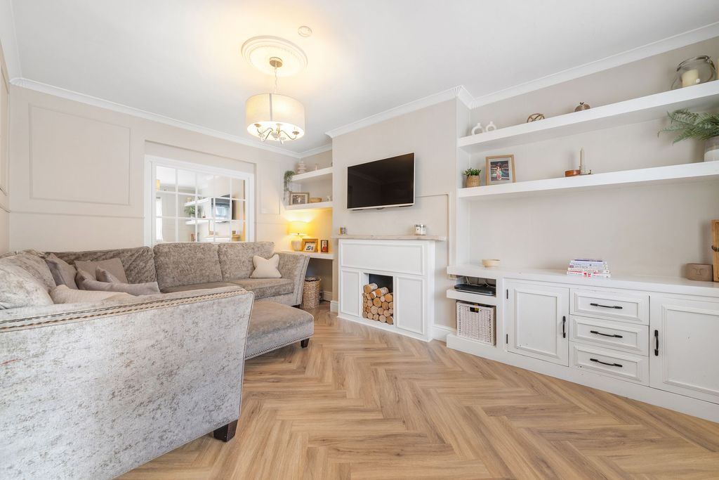 Property photo 2 of 15