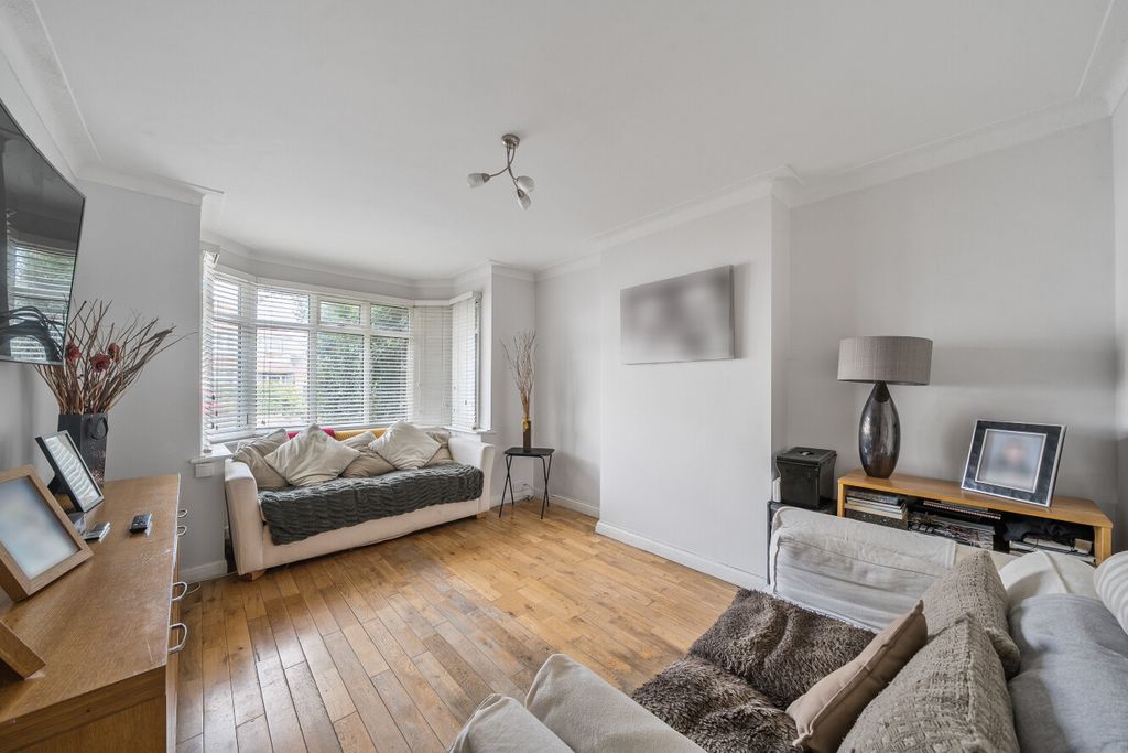 Property photo 2 of 14 1523616-11-6Ab525...
