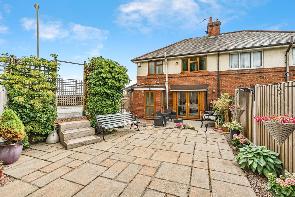 Property photo 2 of 17