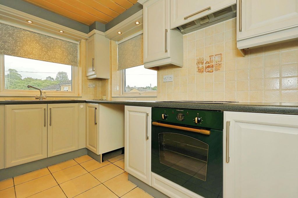 Property photo 2 of 27 Kitchen